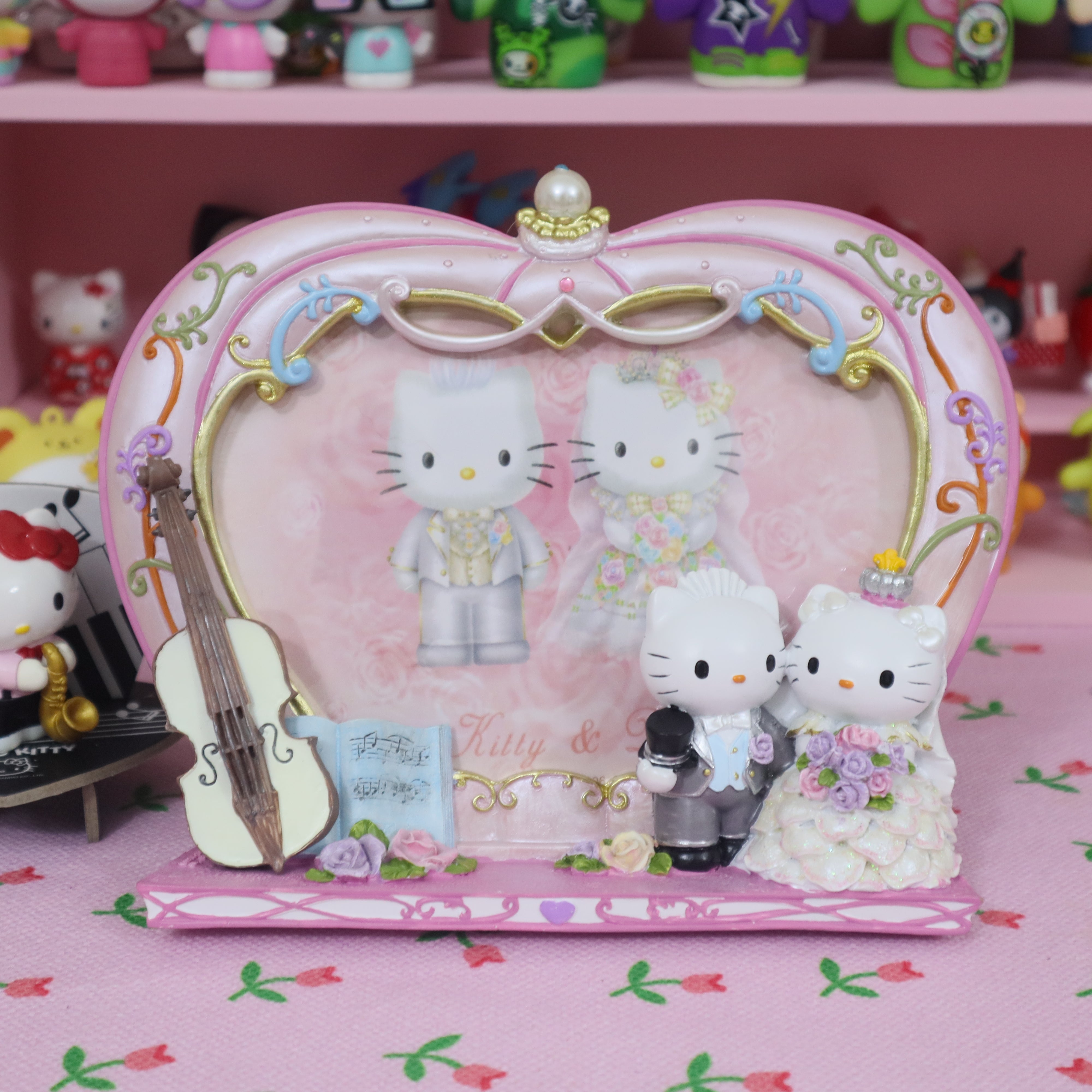 Pre-Order !! Hello Kitty & Daniel Violin Wedding Photo Frame