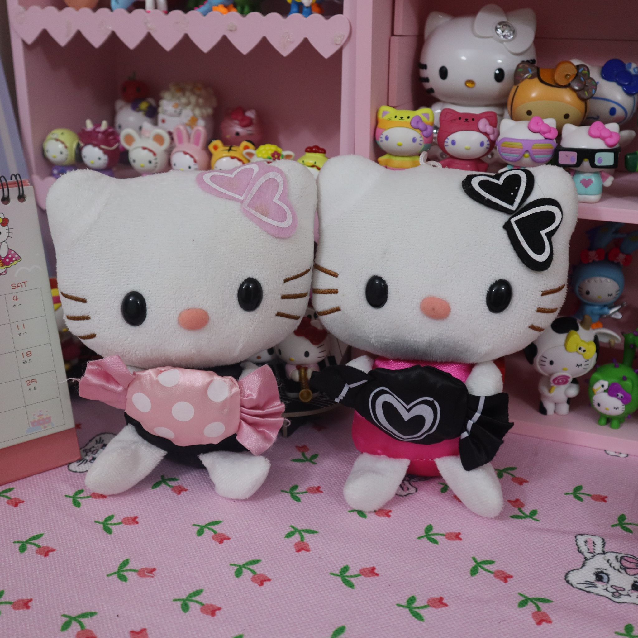 Candy Hello Kitty Pair