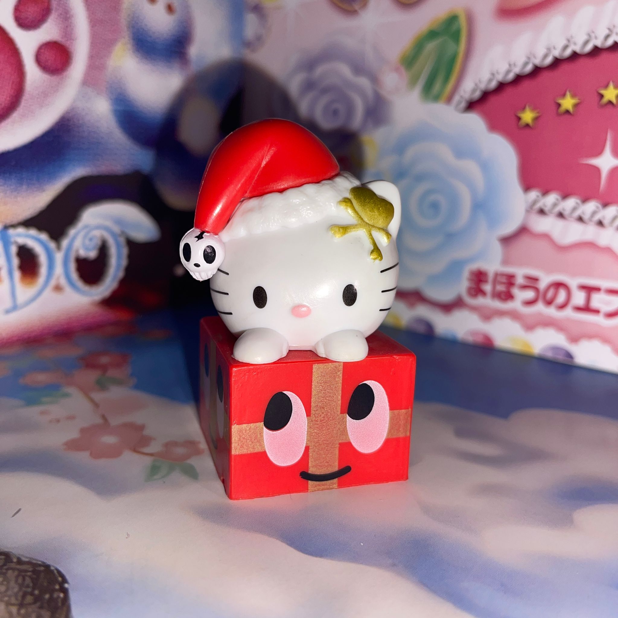 Hello Kitty Christmas Present 🎁 Mini Figure