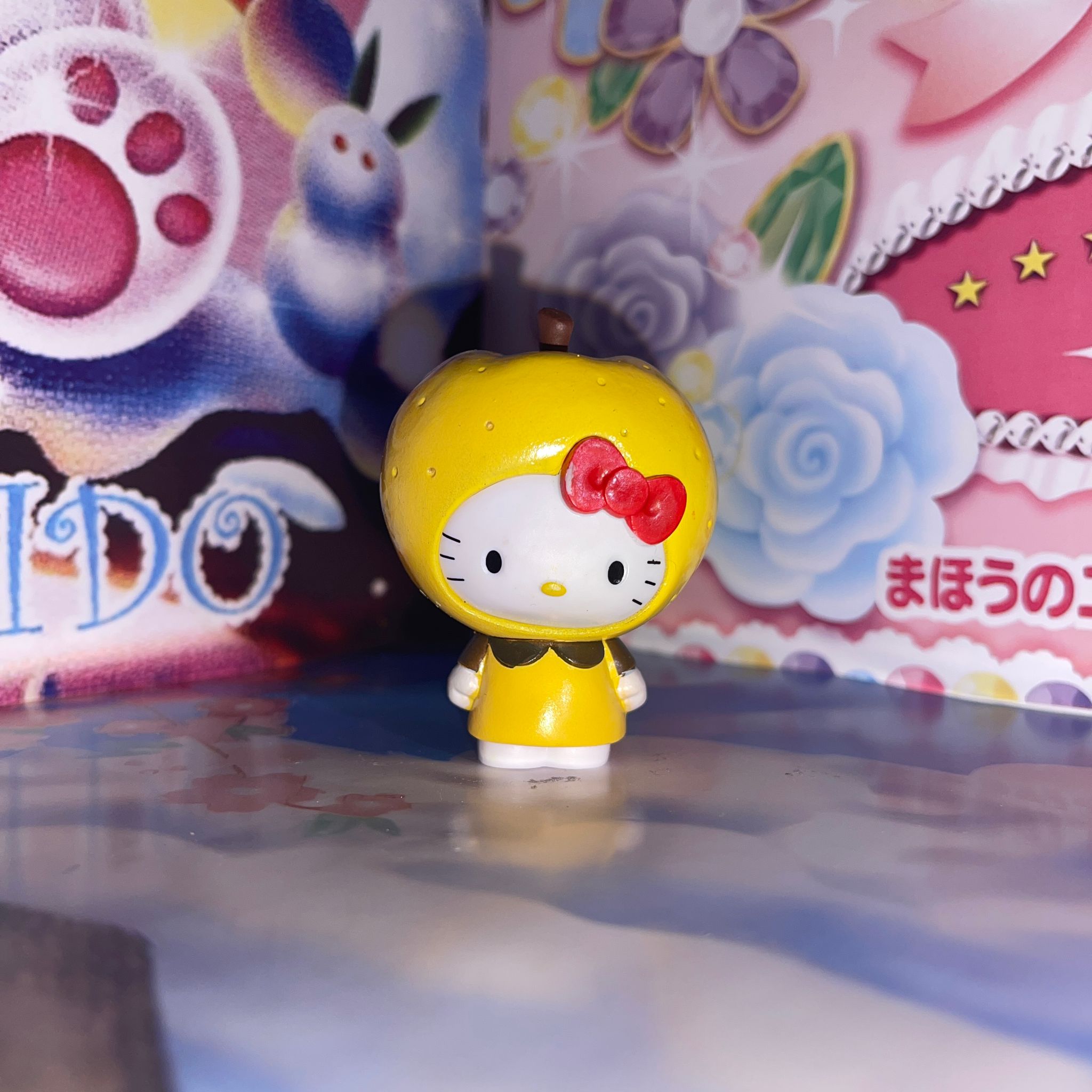 Hello Kitty Fruit Mini Figure