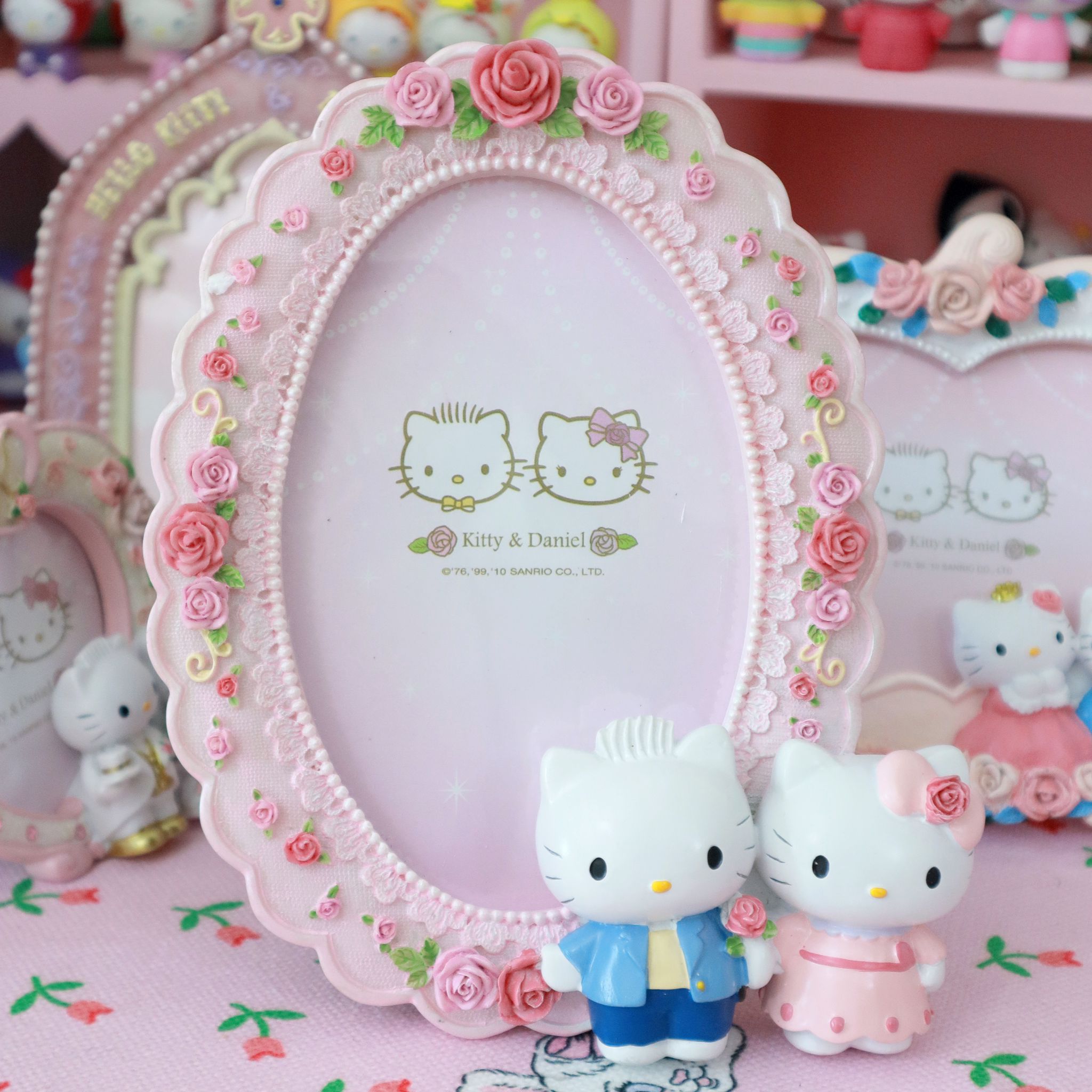 Wedding Hello Kitty & Daniel Rose Photo Frame