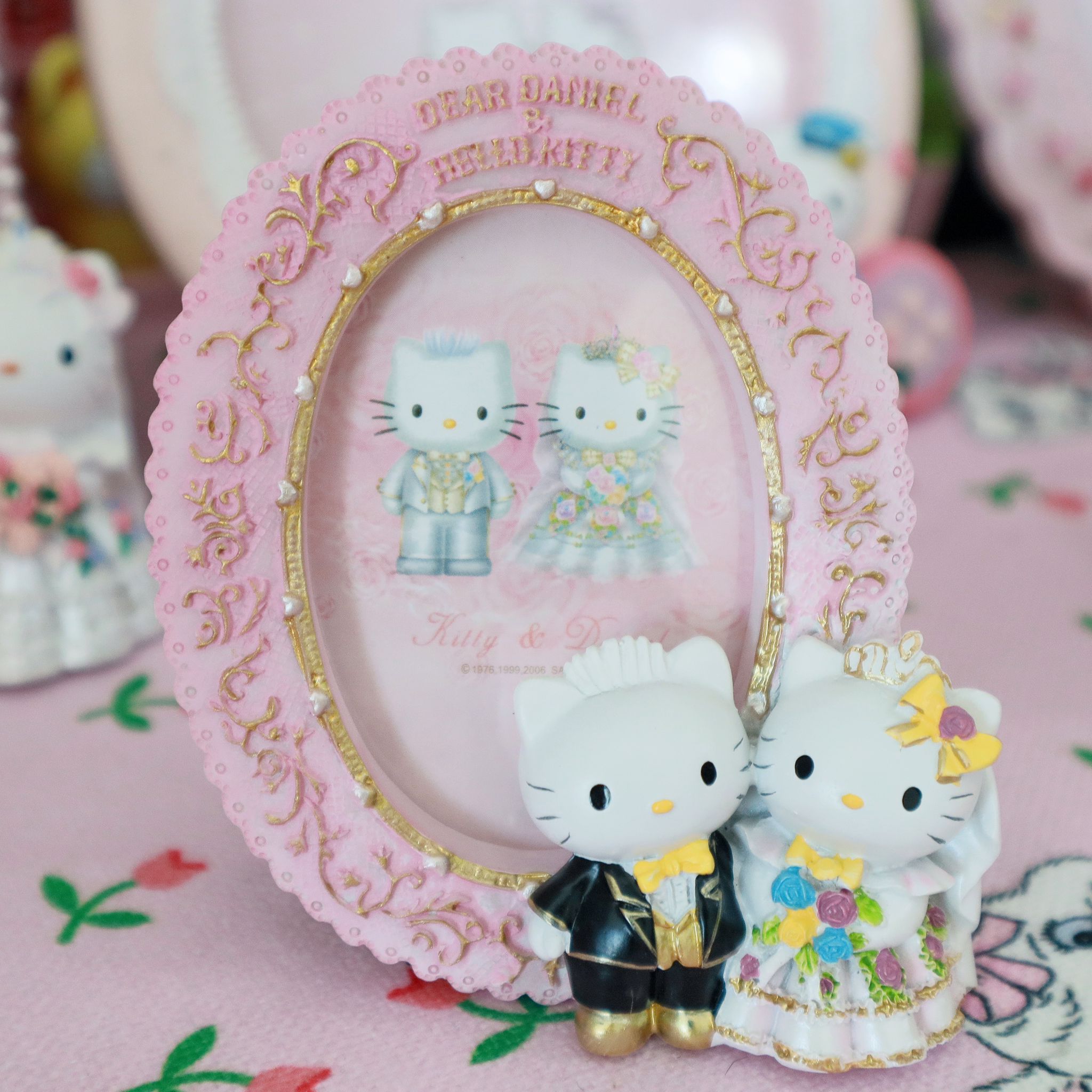 Pre-Order!! Wedding Hello Kitty & Daniel Photo Frame