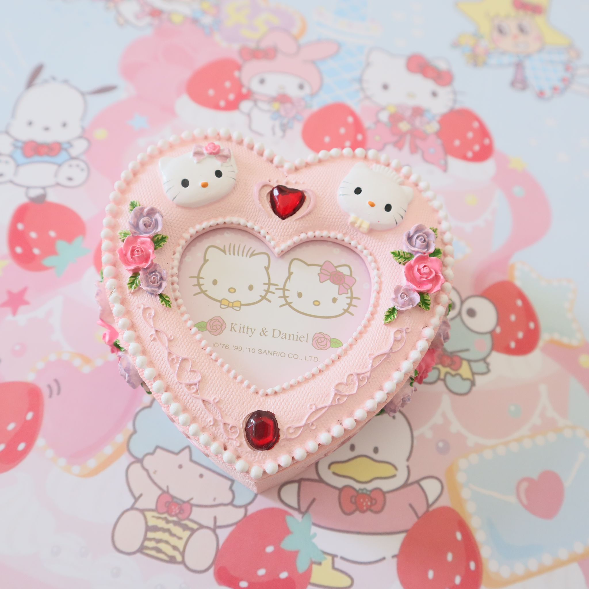 Heart Hello Kitty and Dear Daniel Photo Frame & Mini Box