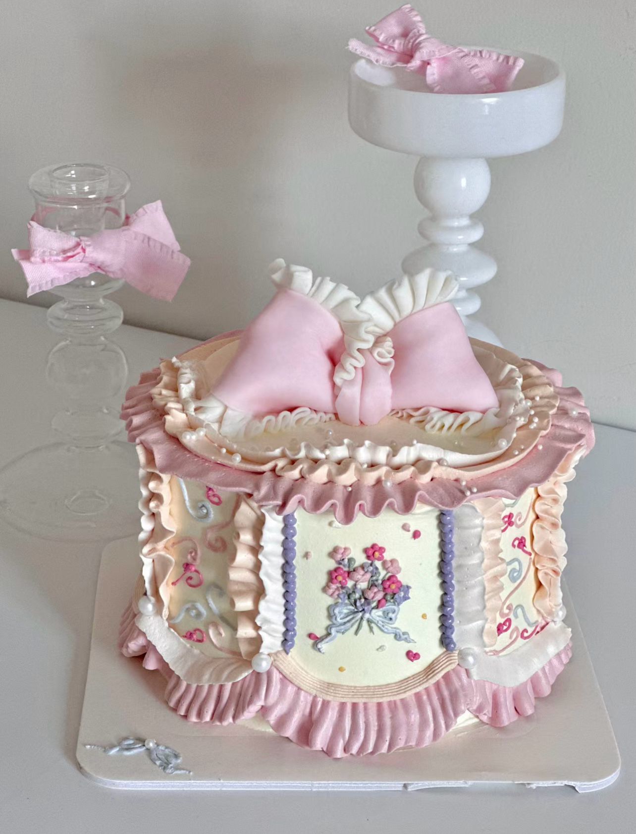 Vintage Birthday Cake 1KG